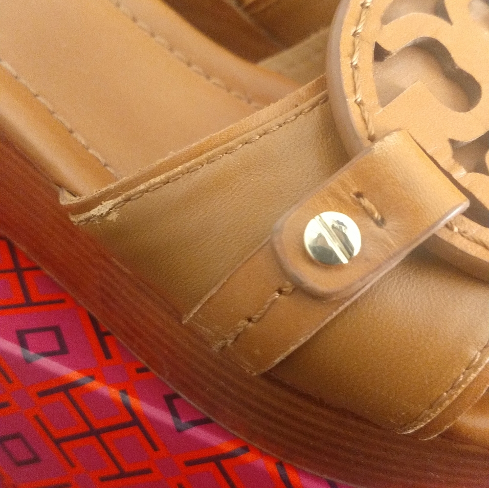 AUTHENTIC TORY BURCH WEDGE SANDALS SIZE 6 - Picture 6 of 7